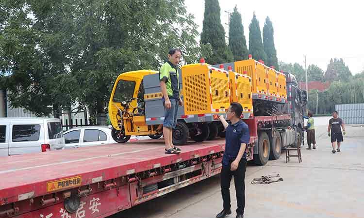 小型環(huán)衛(wèi)高壓清洗車(chē)