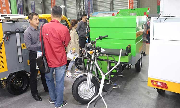 小型電動(dòng)高壓清洗車