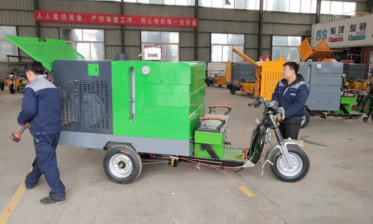 高溫高壓沖洗車，輕松還給了市民一個(gè)干凈整潔的生活環(huán)境