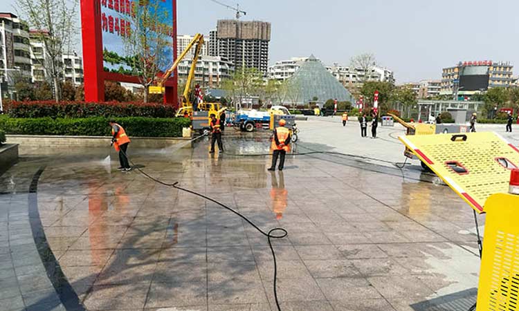 三輪高壓清洗車(chē)助力河南“洗城”行動(dòng)