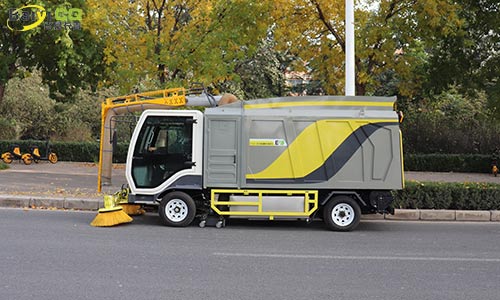 多功能樹葉收集車，非落葉季節(jié)能做什么？