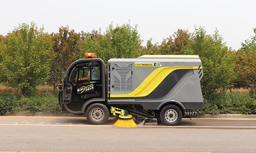 背街小巷需要什么樣的電動道路洗掃車？
