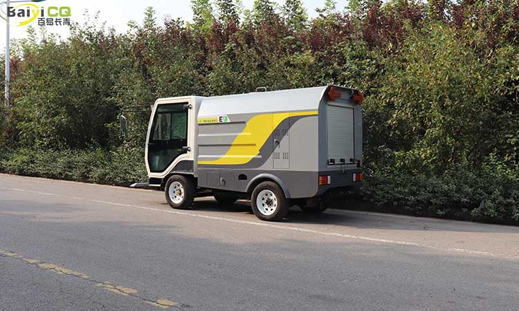 電動(dòng)四輪高壓沖洗車(chē)