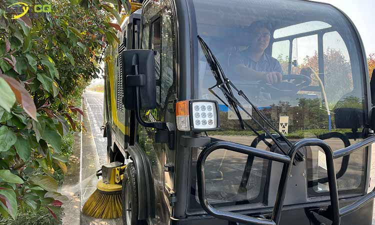 小型電動(dòng)洗掃車