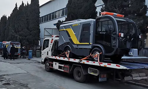 環(huán)衛(wèi)公司定制純電動(dòng)深度清潔車(chē)裝車(chē)發(fā)貨