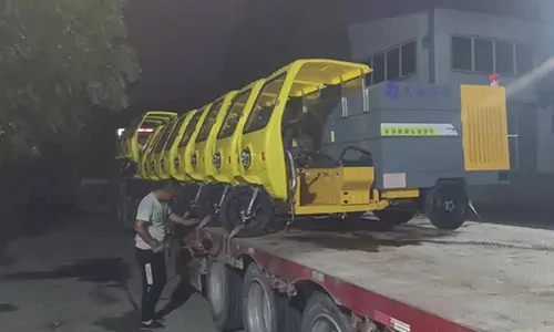 近日發(fā)往某環(huán)衛(wèi)公司的三輪高壓清洗車(chē)準(zhǔn)備發(fā)貨