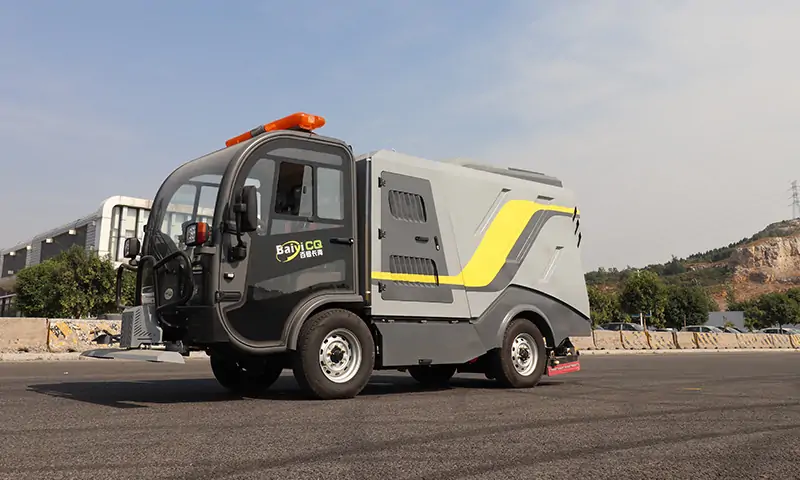 純電動深度清潔車--高壓移動清洗盤+大容量水箱，解決三級道路衛(wèi)生保潔難題！