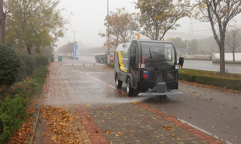 四輪多功能高壓沖洗車，秋季用處多！落葉還能這樣清理?。?/></div>
								<div   id=