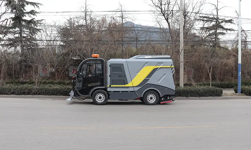 純電動深度清潔車，道路清潔好幫手！一米一深度清潔寬度，滿足多場景使用需求！