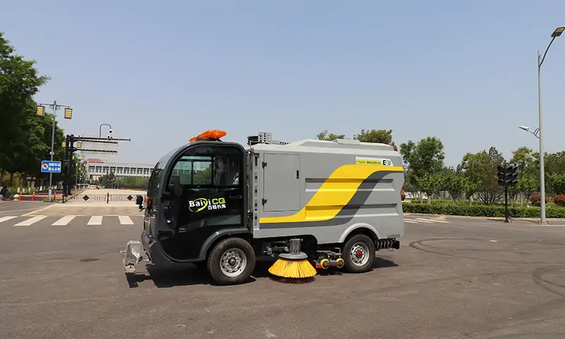 機場，景區(qū)，水泥廠，工廠，學校道路清潔解決方案來啦！純電動洗掃車，衛(wèi)生一車全解決！