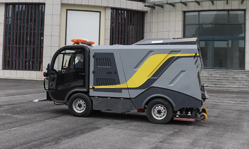 純電動深度清潔車：革新環(huán)保，開創(chuàng)清潔新時代