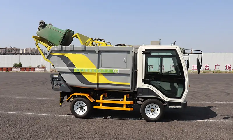 后裝式垃圾車：小區(qū)與廠區(qū)的理想選擇！垃圾轉(zhuǎn)運(yùn)好幫手！