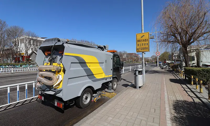 純電動洗掃車：高效環(huán)保的道路清潔解決方案