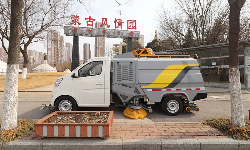 純電動(dòng)洗掃車(chē)：景區(qū)園區(qū)市政道路高效環(huán)保的清潔利器