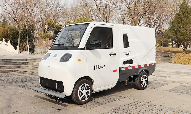 城市清潔新動力：新能源路面養(yǎng)護車引領智慧環(huán)衛(wèi)新時代