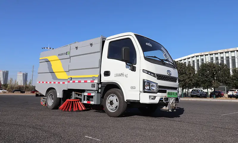 智慧環(huán)衛(wèi)新標(biāo)桿——新能源洗掃車助力城市綠色升級(jí)
