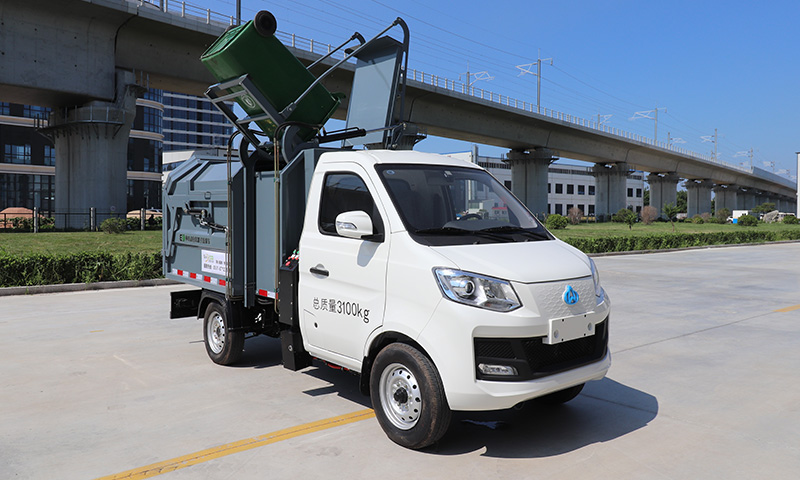 高效環(huán)保新標(biāo)配：側(cè)裝式新能源垃圾清運(yùn)車引領(lǐng)環(huán)衛(wèi)新潮流