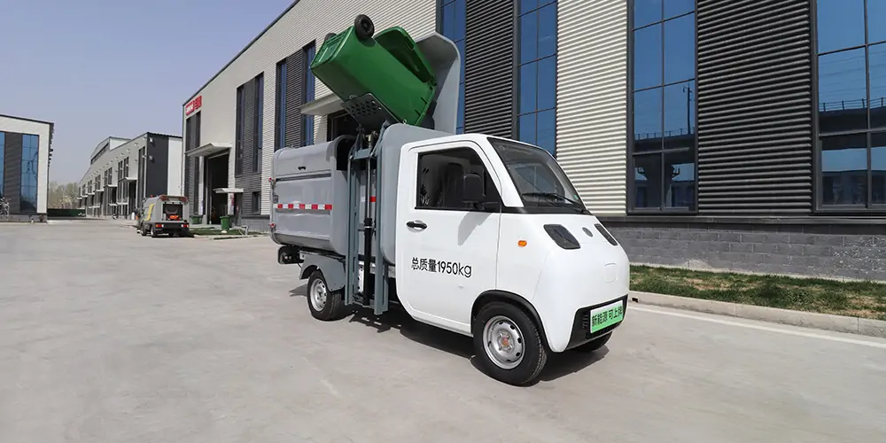 新能源垃圾車(chē)，側(cè)裝垃圾車(chē)，小型垃圾清運(yùn)車(chē)，純電動(dòng)垃圾車(chē)