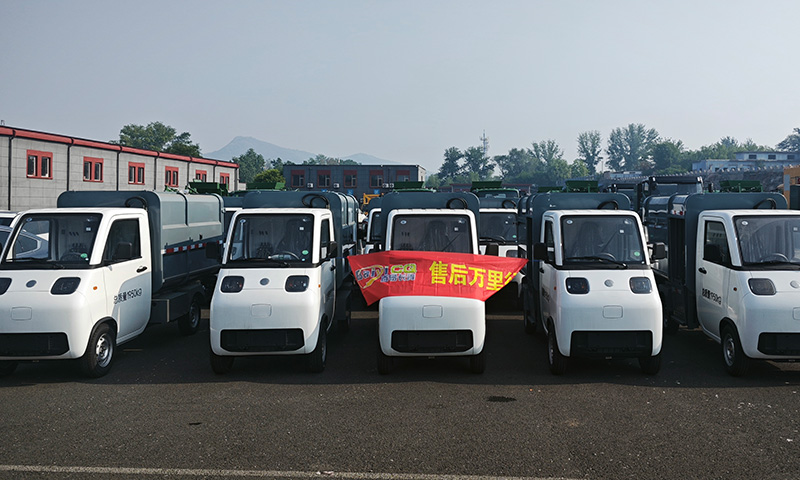 新能源側(cè)裝式垃圾清運(yùn)車(chē)順利發(fā)往上海 助力城市綠色環(huán)衛(wèi)建設(shè)