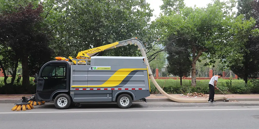 純電動(dòng)樹(shù)葉收集車_樹(shù)葉收集車_電動(dòng)樹(shù)葉收集車_四輪樹(shù)葉收集車