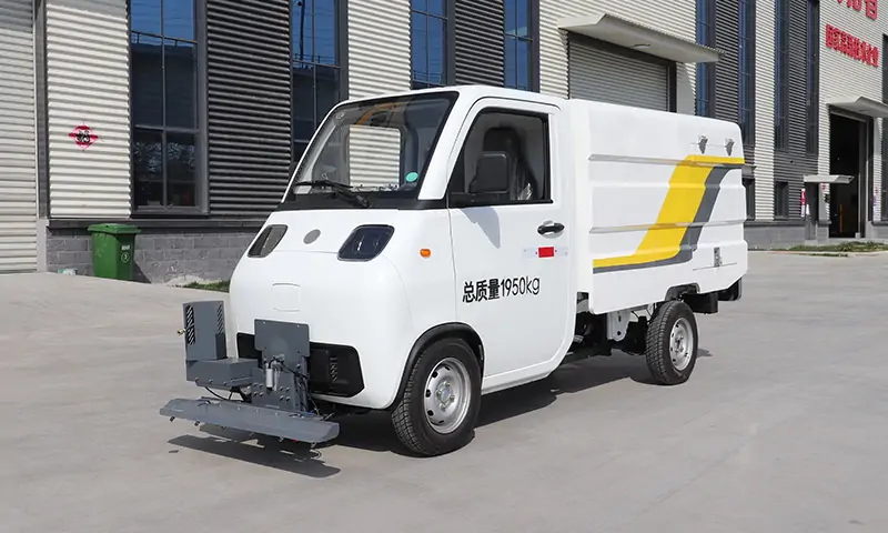 新能源路面養(yǎng)護車：高效、環(huán)保的城市清潔好幫手