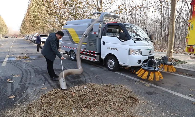 純電動(dòng)樹葉收集車：讓城市秋天更干凈、更智慧