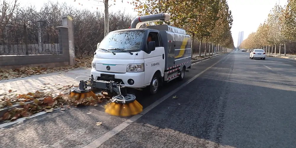 純電動樹葉收集車，樹葉收集車，落葉收集車，吸葉機(jī)