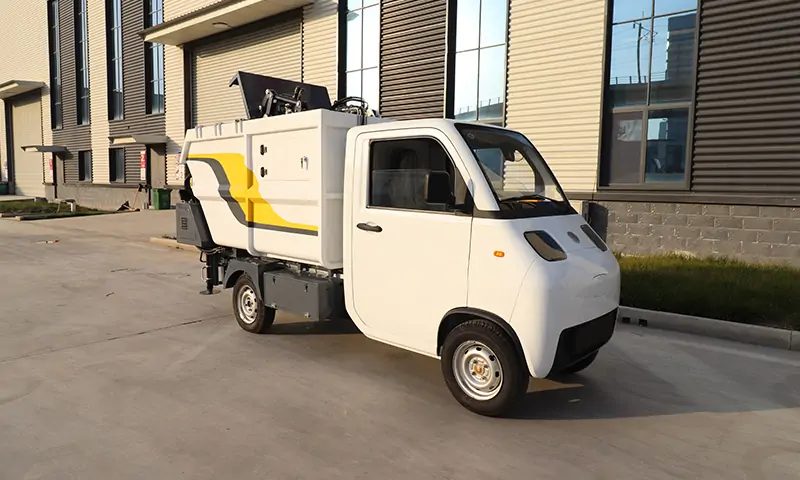 純電動(dòng)后裝垃圾車(chē)到貨客戶(hù)現(xiàn)場(chǎng)，助力城市環(huán)境衛(wèi)生提升
